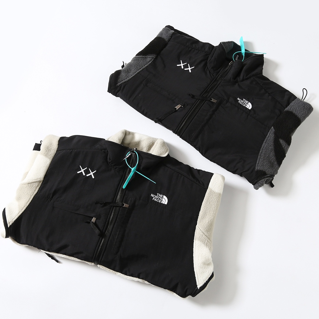 【THE NORTH FACE x KAWS】ジャケット 男女兼用 ご好評に付き再入荷！