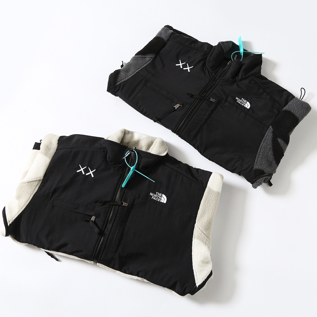 【THE NORTH FACE x KAWS】ジャケット 男女兼用 ご好評に付き再入荷！