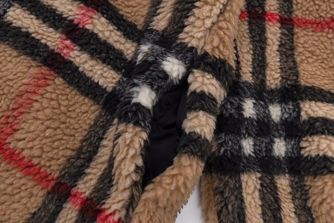 【BURBERRY旗艦店】バーバリー ラムウールジャケット ご好評に付き再入荷！