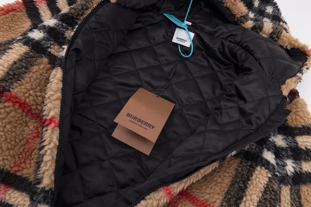 【BURBERRY旗艦店】バーバリー ラムウールジャケット ご好評に付き再入荷！
