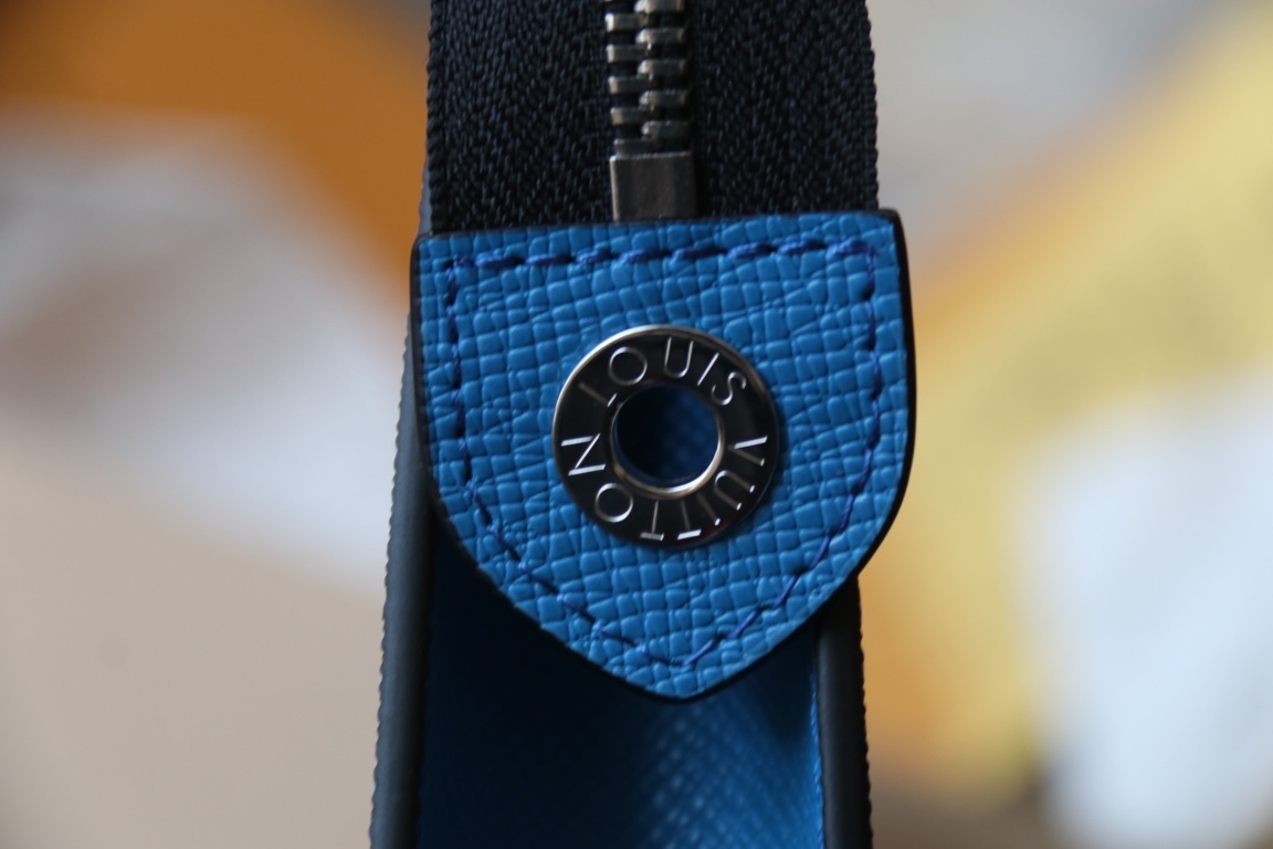 LOUIS VUITTON ルイヴィトン POCHETTE VOYAGE クラッチバッグ M83099