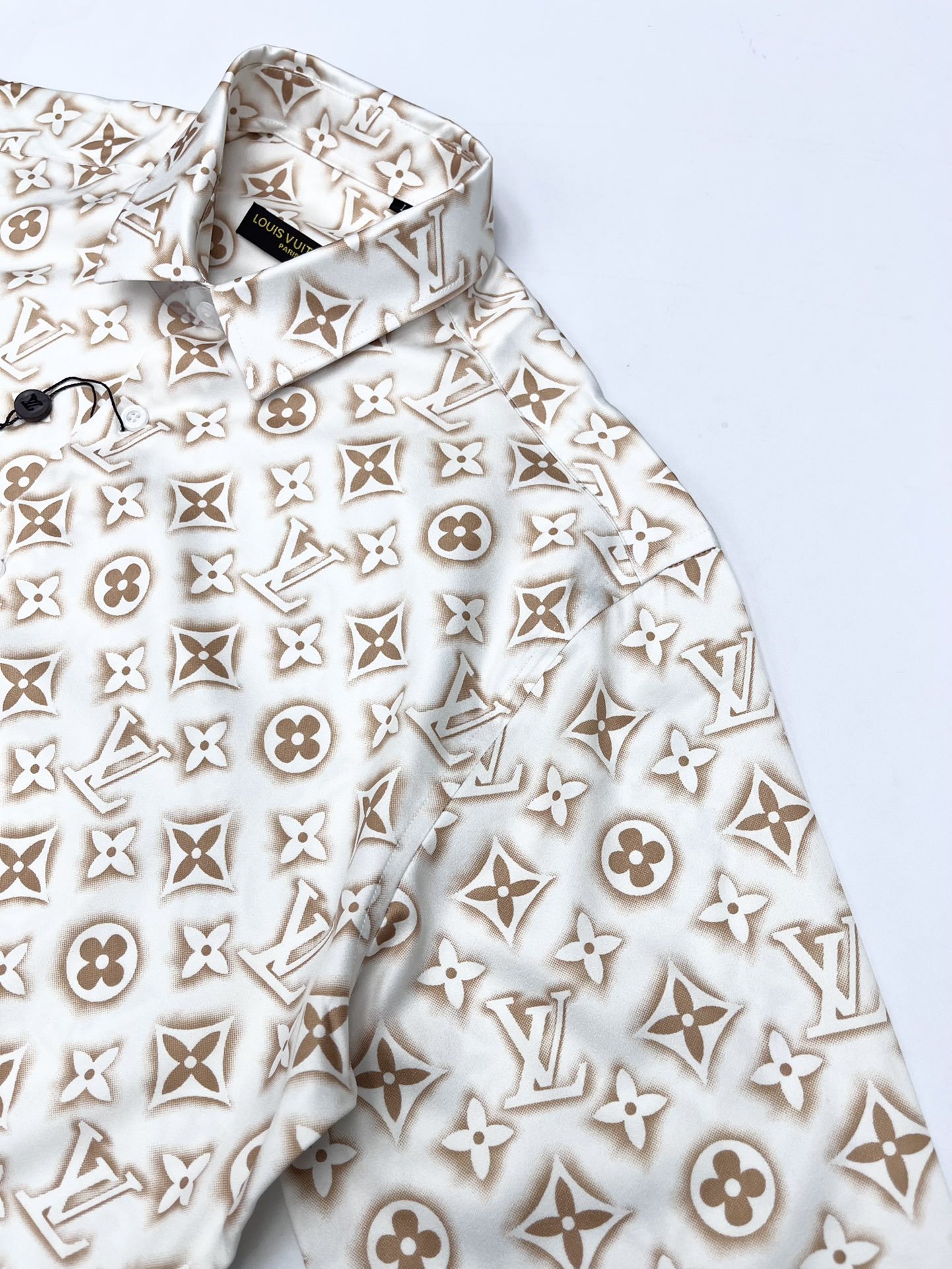 【Louis Vuitton 】（ルイヴィトン）長袖シャツ、ご好評に付き再入荷！