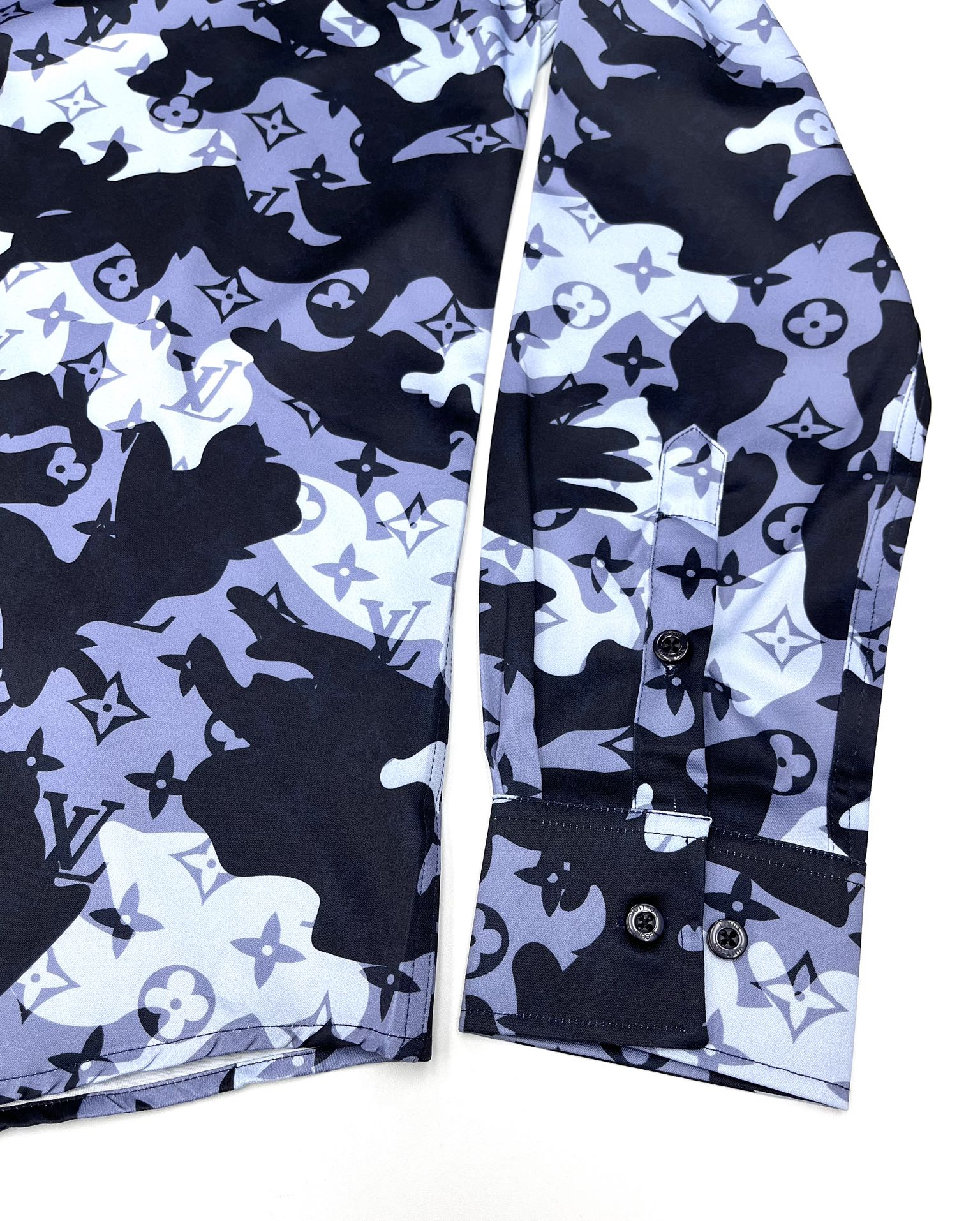 【Louis Vuitton 】（ルイヴィトン）長袖シャツ、ご好評に付き再入荷！