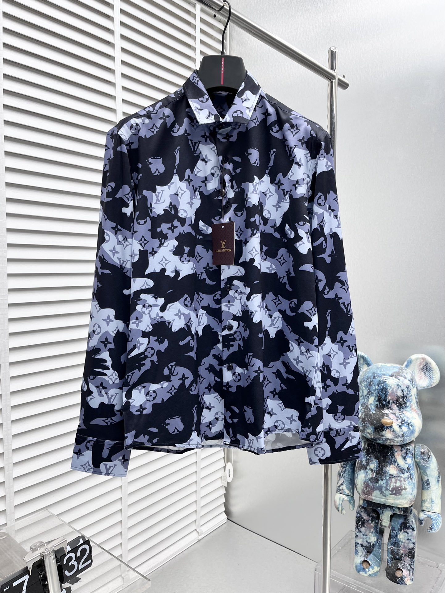 【Louis Vuitton 】（ルイヴィトン）長袖シャツ、ご好評に付き再入荷！