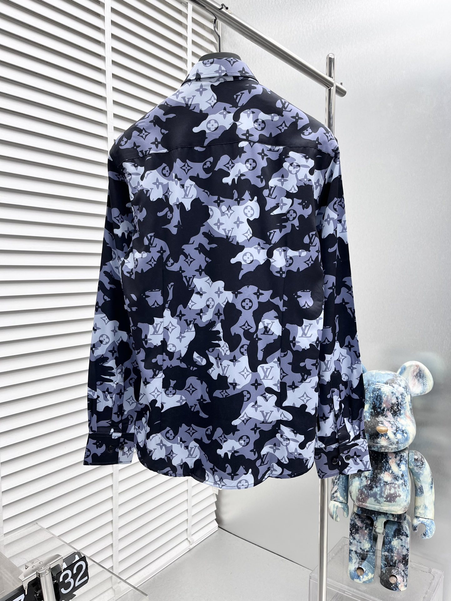 【Louis Vuitton 】（ルイヴィトン）長袖シャツ、ご好評に付き再入荷！