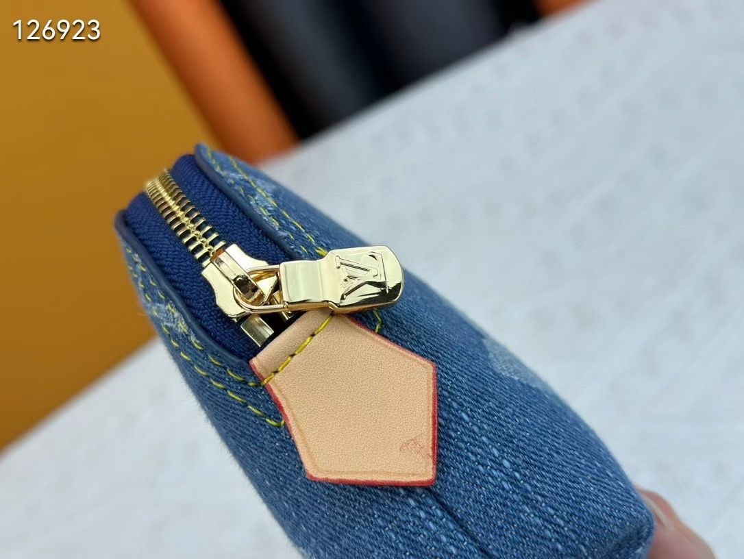 LOUIS VUITTON ルイヴィトン Pochette Cosmétique M47515 化粧ポーチ