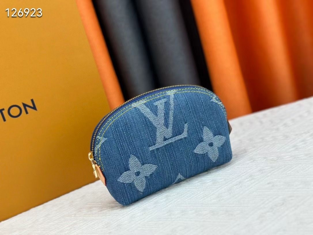 LOUIS VUITTON ルイヴィトン Pochette Cosmétique M47515 化粧ポーチ