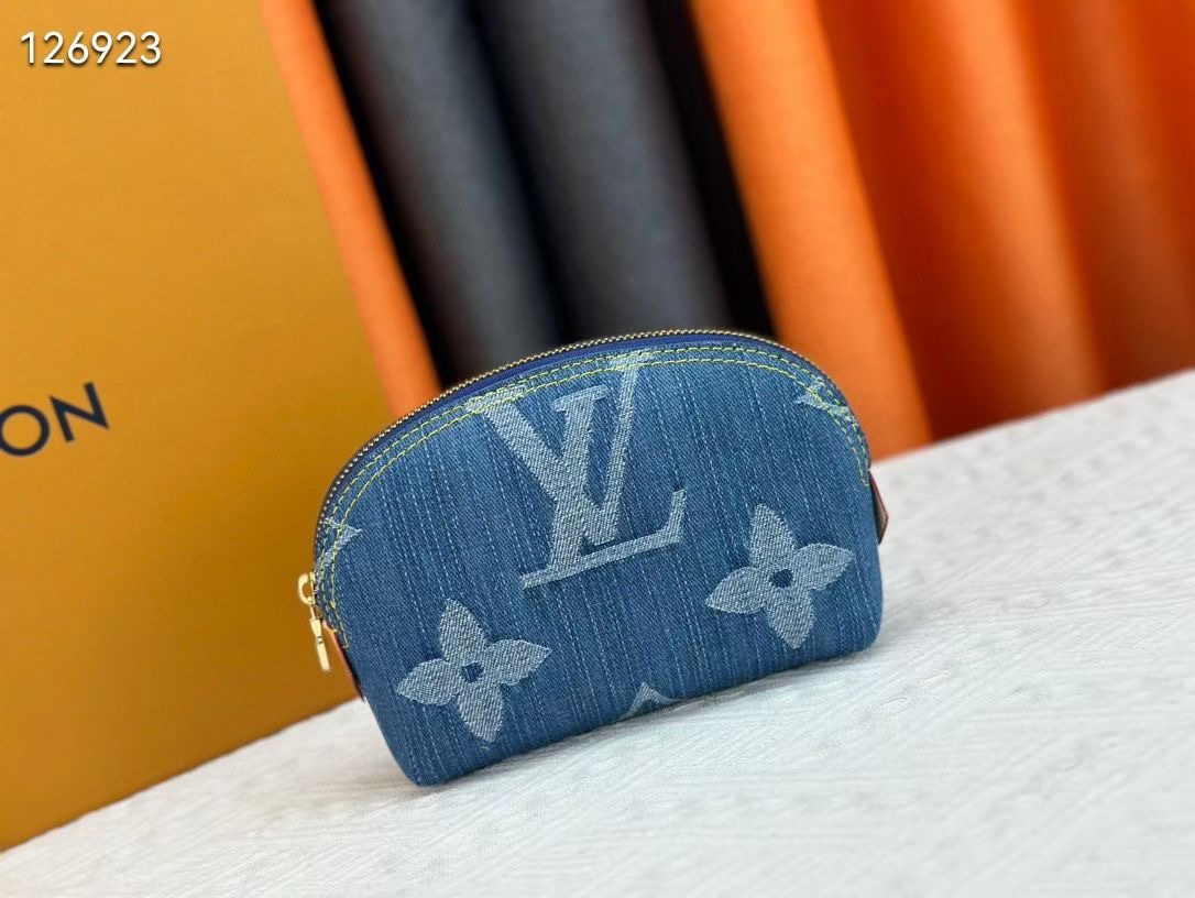LOUIS VUITTON ルイヴィトン Pochette Cosmétique M47515 化粧ポーチ