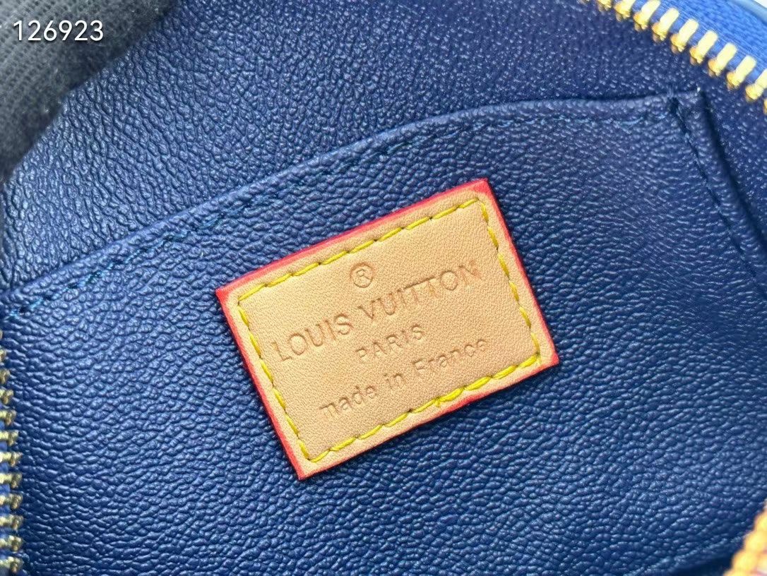 LOUIS VUITTON ルイヴィトン Pochette Cosmétique M47515 化粧ポーチ