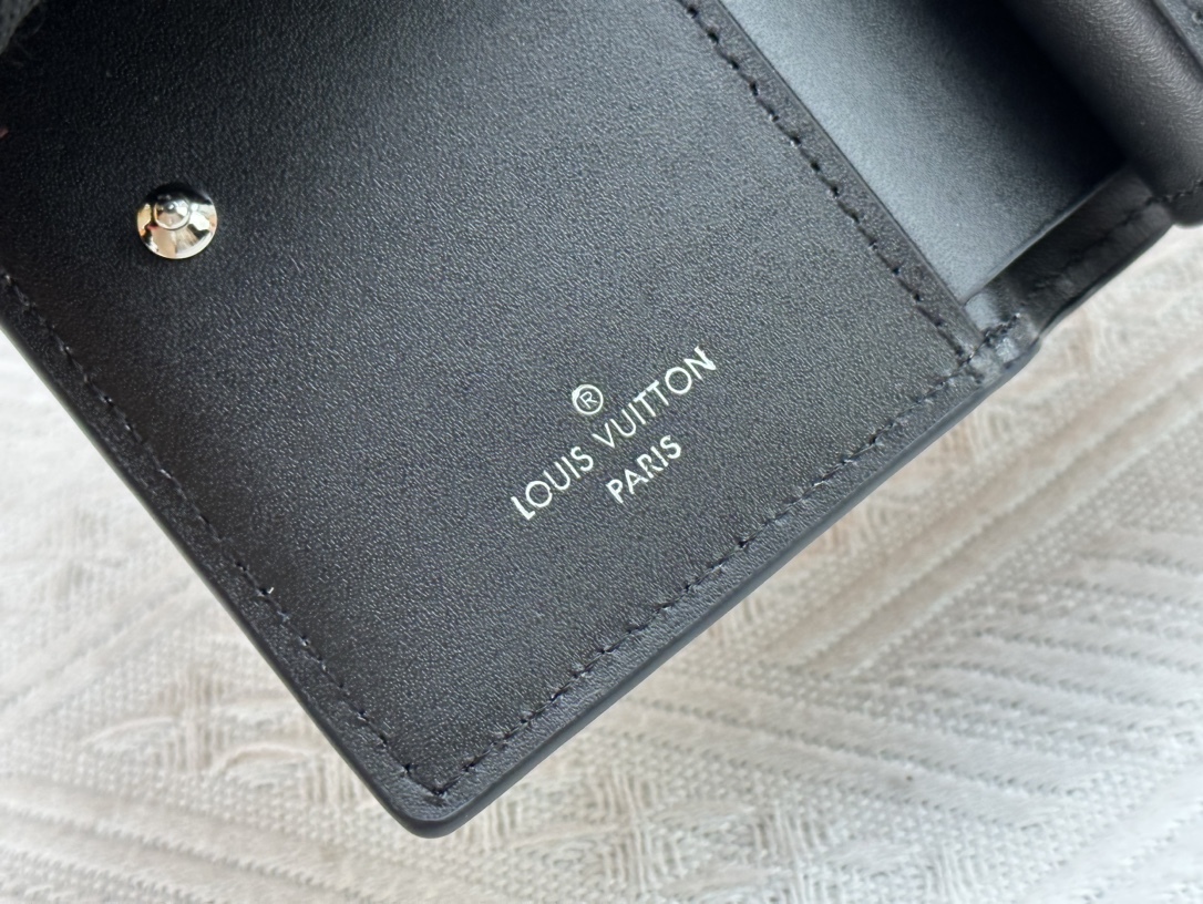 LOUIS VUITTON（ルイヴィトン）Cléa 財布 M80152