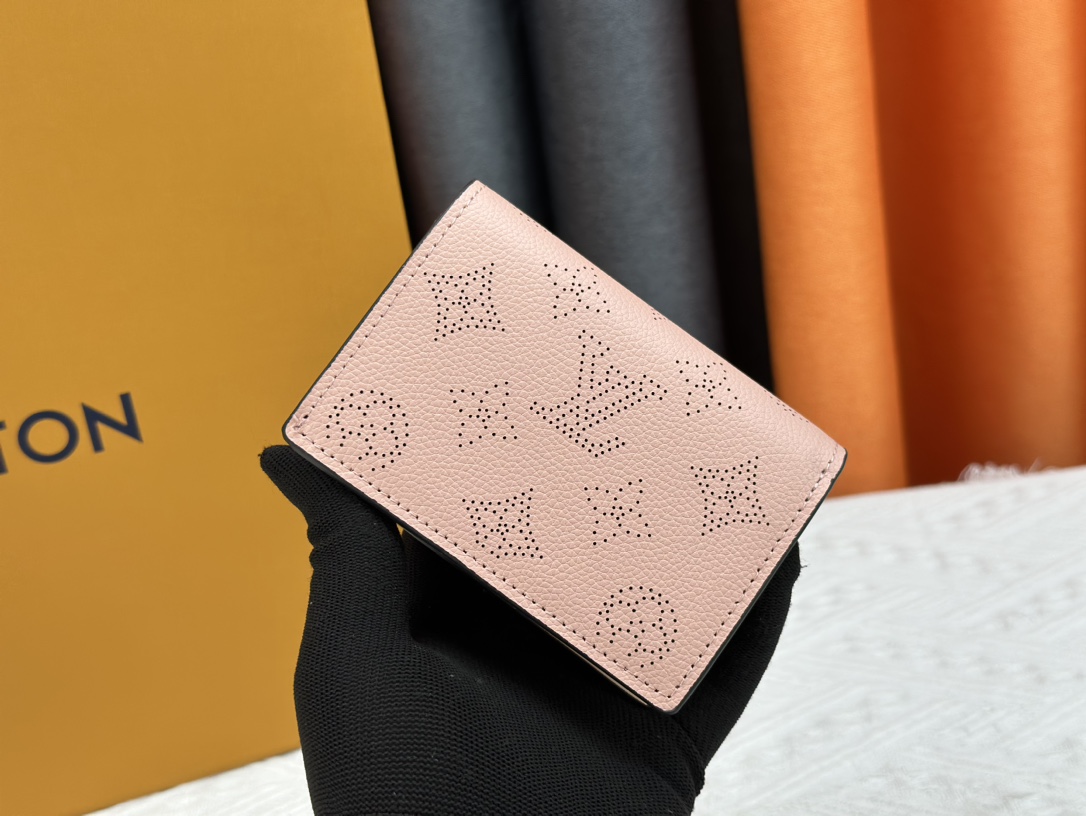 LOUIS VUITTON（ルイヴィトン）Cléa 財布 M80152