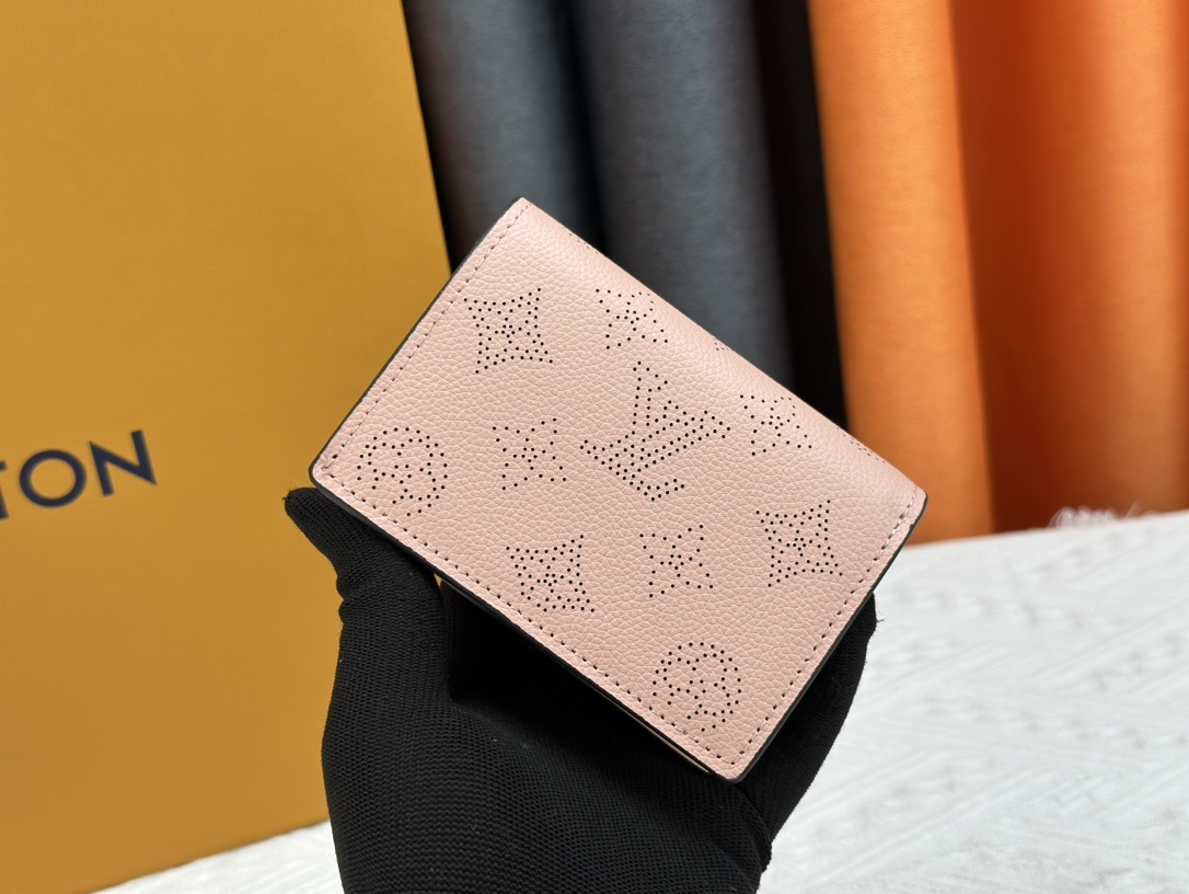 LOUIS VUITTON（ルイヴィトン）Cléa 財布 M80152