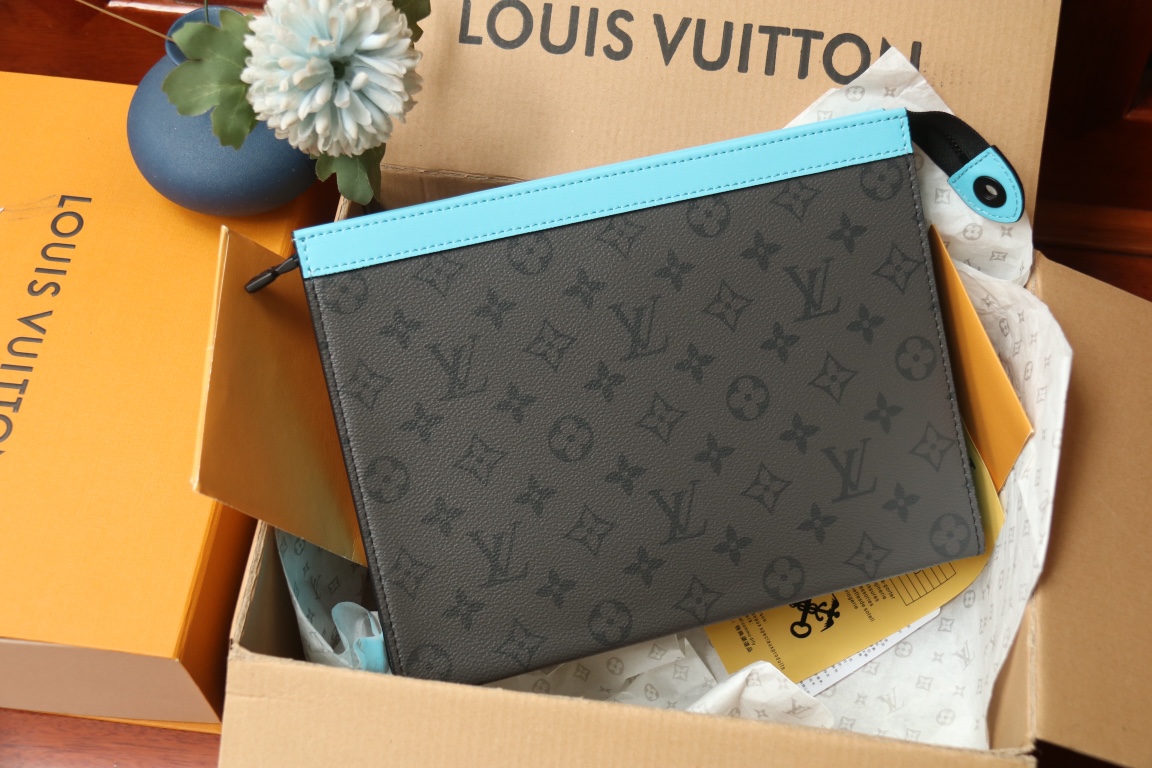 LOUIS VUITTON（ルイヴィトン）Pochette Voyage クラッチバッグ M11466