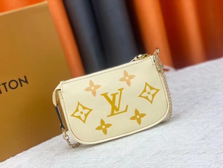 LOUIS VUITTON ルイヴィトン MINI POCHETTE ACCESSOIRES M80501