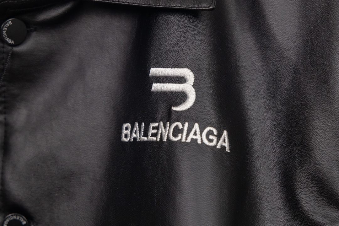 【BALENCIAGA旗艦店】バレンシアガ 革ジャケット、ご好評に付き再入荷！