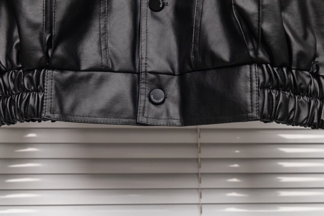 【BALENCIAGA旗艦店】バレンシアガ 革ジャケット、ご好評に付き再入荷！