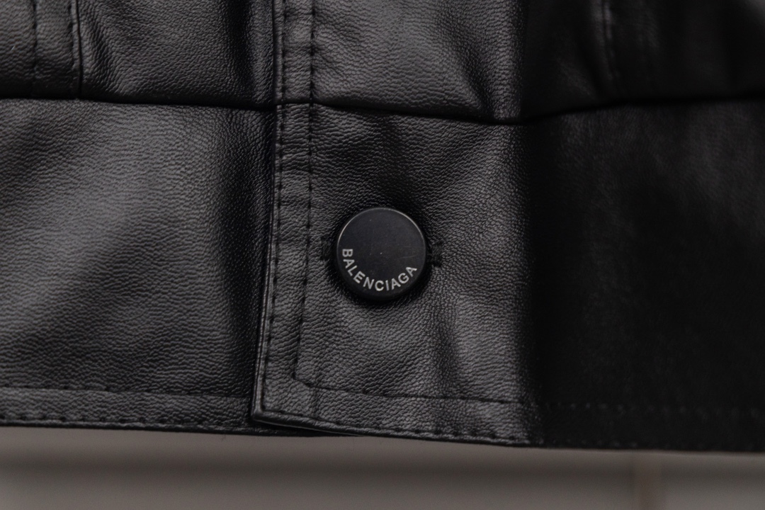 【BALENCIAGA旗艦店】バレンシアガ 革ジャケット、ご好評に付き再入荷！