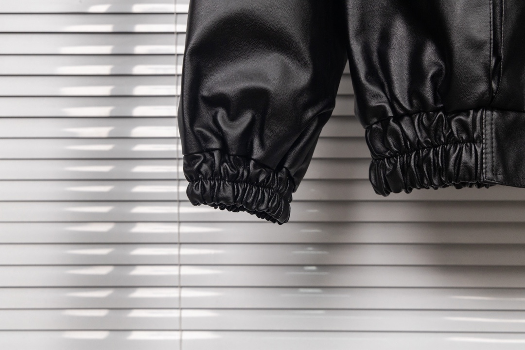 【BALENCIAGA旗艦店】バレンシアガ 革ジャケット、ご好評に付き再入荷！