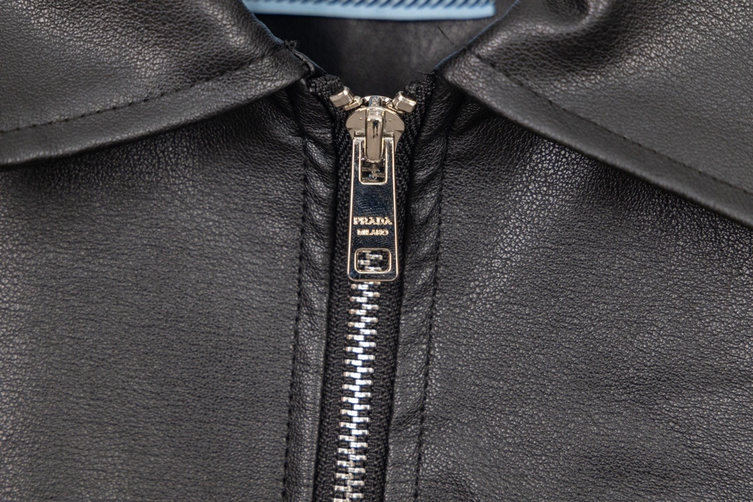 【PRADA旗艦店】プラダ ジャケット ご好評に付き再入荷！