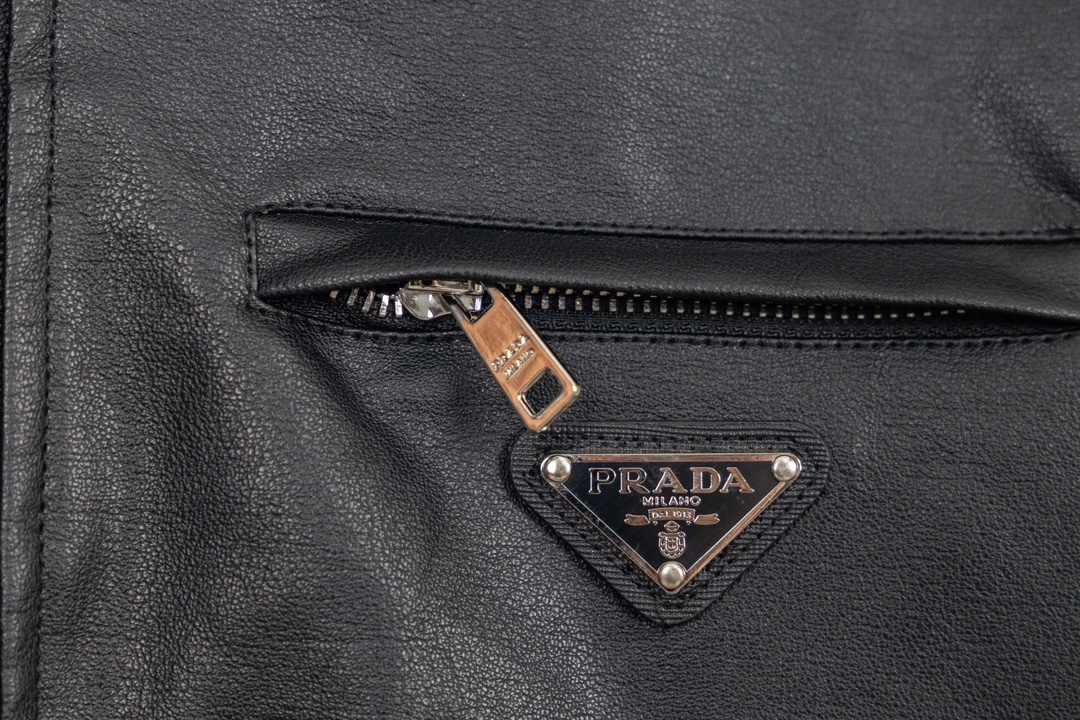 【PRADA旗艦店】プラダ ジャケット ご好評に付き再入荷！