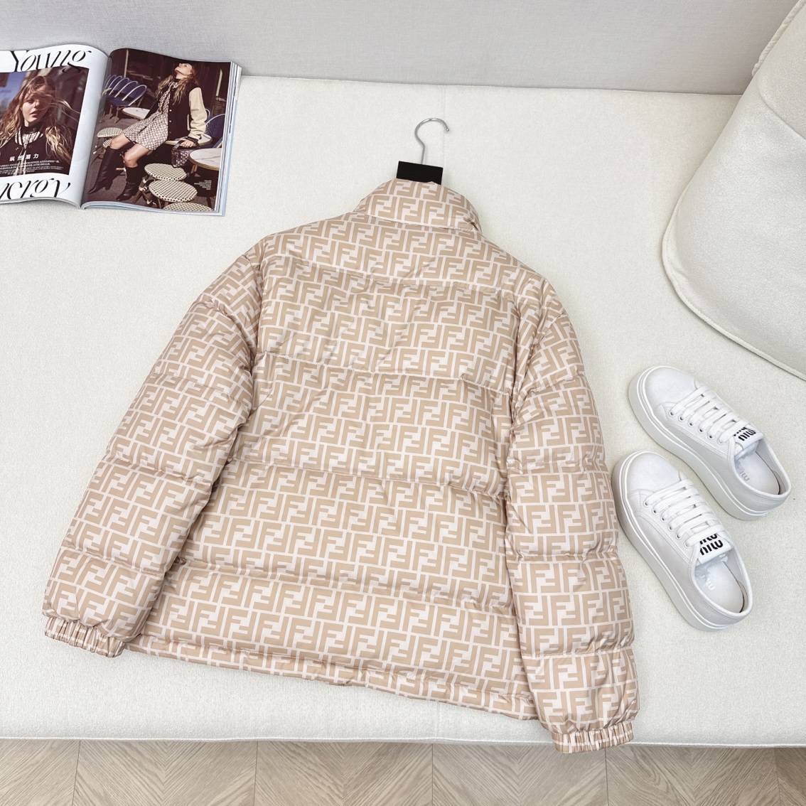 FENDI（フェンディ） 両面着可能ダウンジャケット ご好評に付き再入荷！