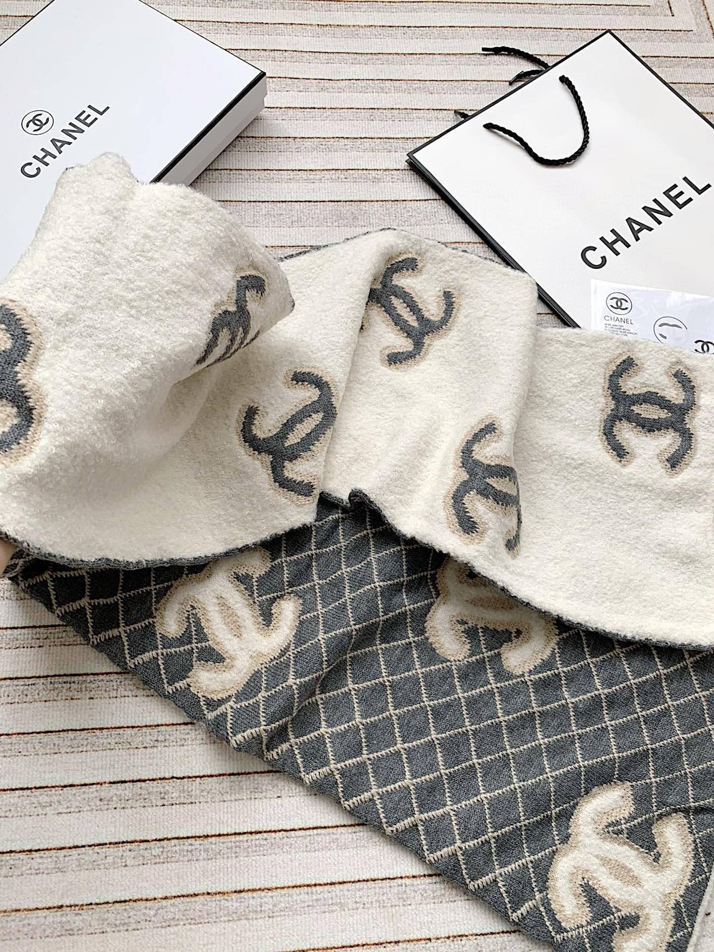 【CHANEL公式旗艦店】シャネル スカーフ 限定発売 送料無料