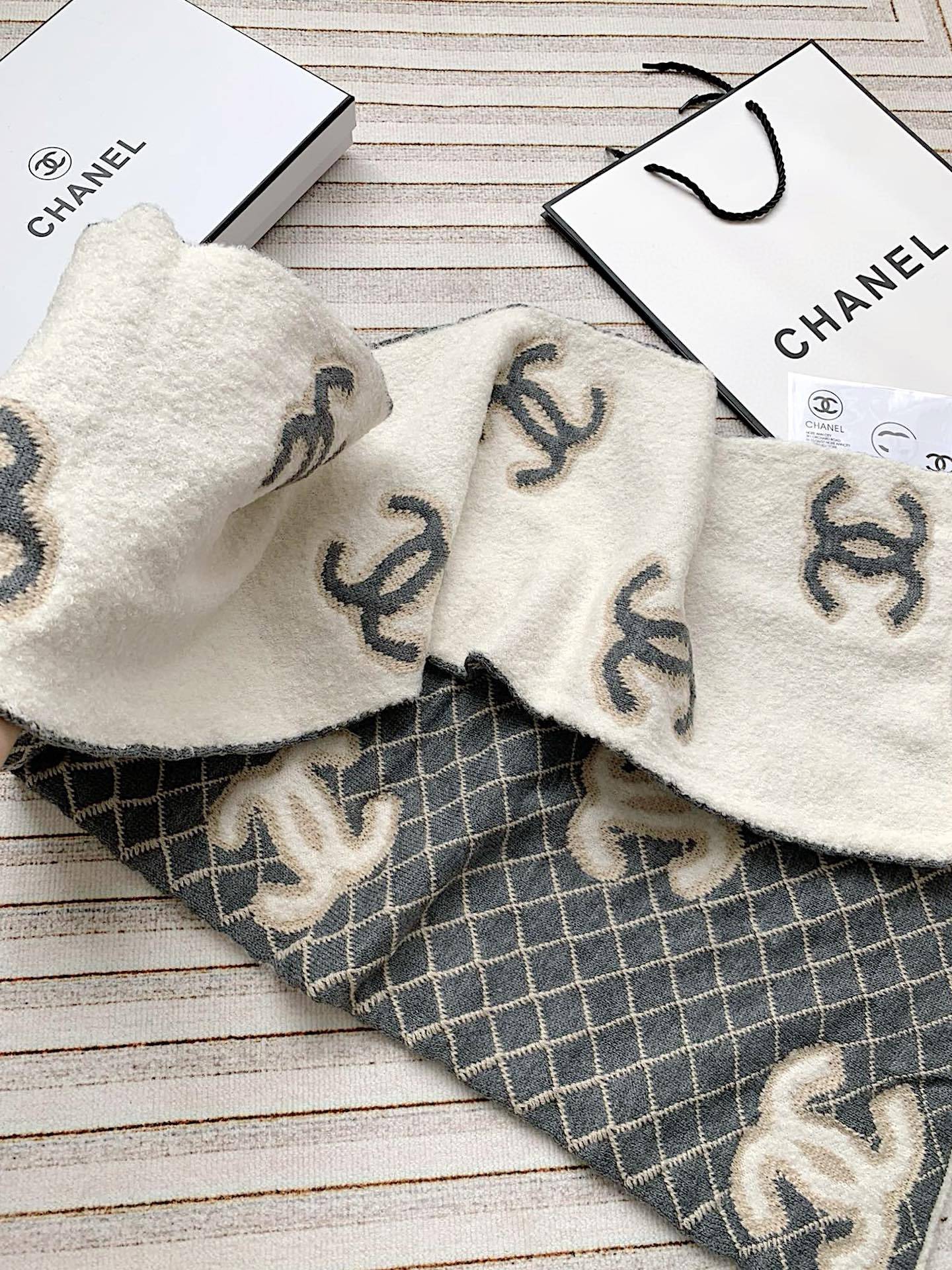 【CHANEL公式旗艦店】シャネル スカーフ 限定発売 送料無料