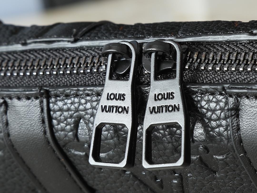 LOUIS VUITTON（ルイヴィトン）SOFT TRUNK WALLET ソフトトランク M80224