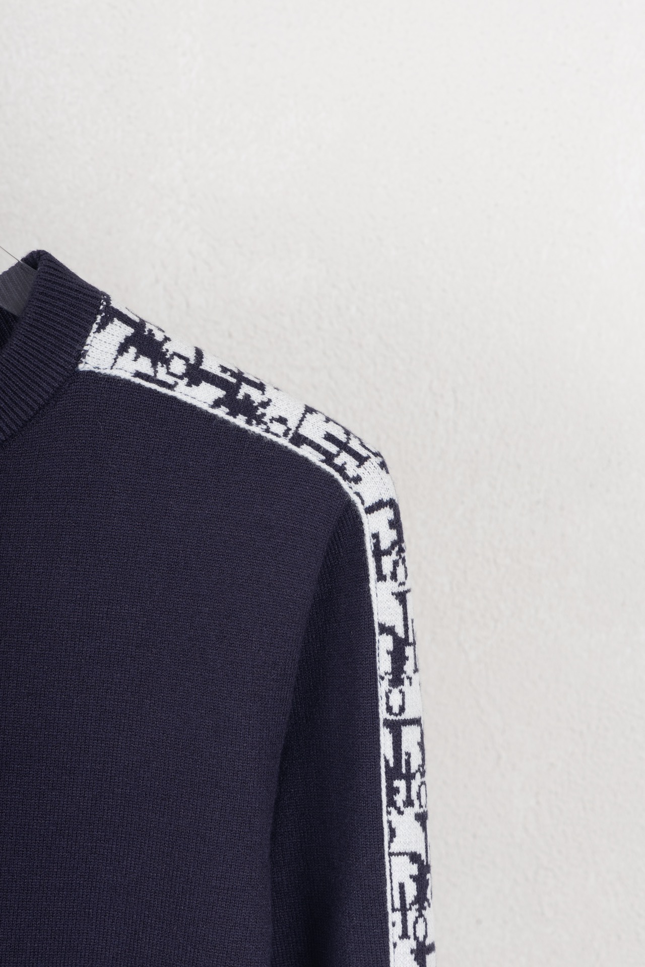 【DIOR旗艦店】ディオール セーター ご好評に付き再入荷！