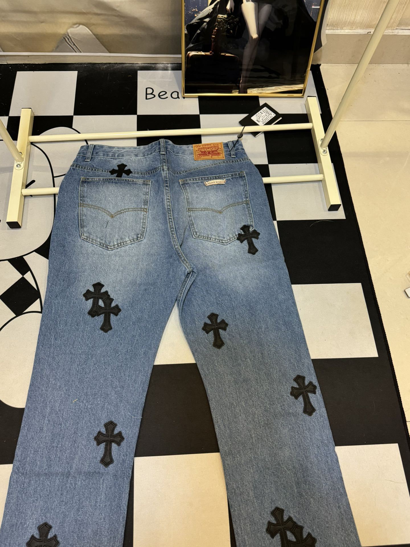 【CHROME HEARTS 公式旗艦店】ジーパン、ご好評に付き再入荷！