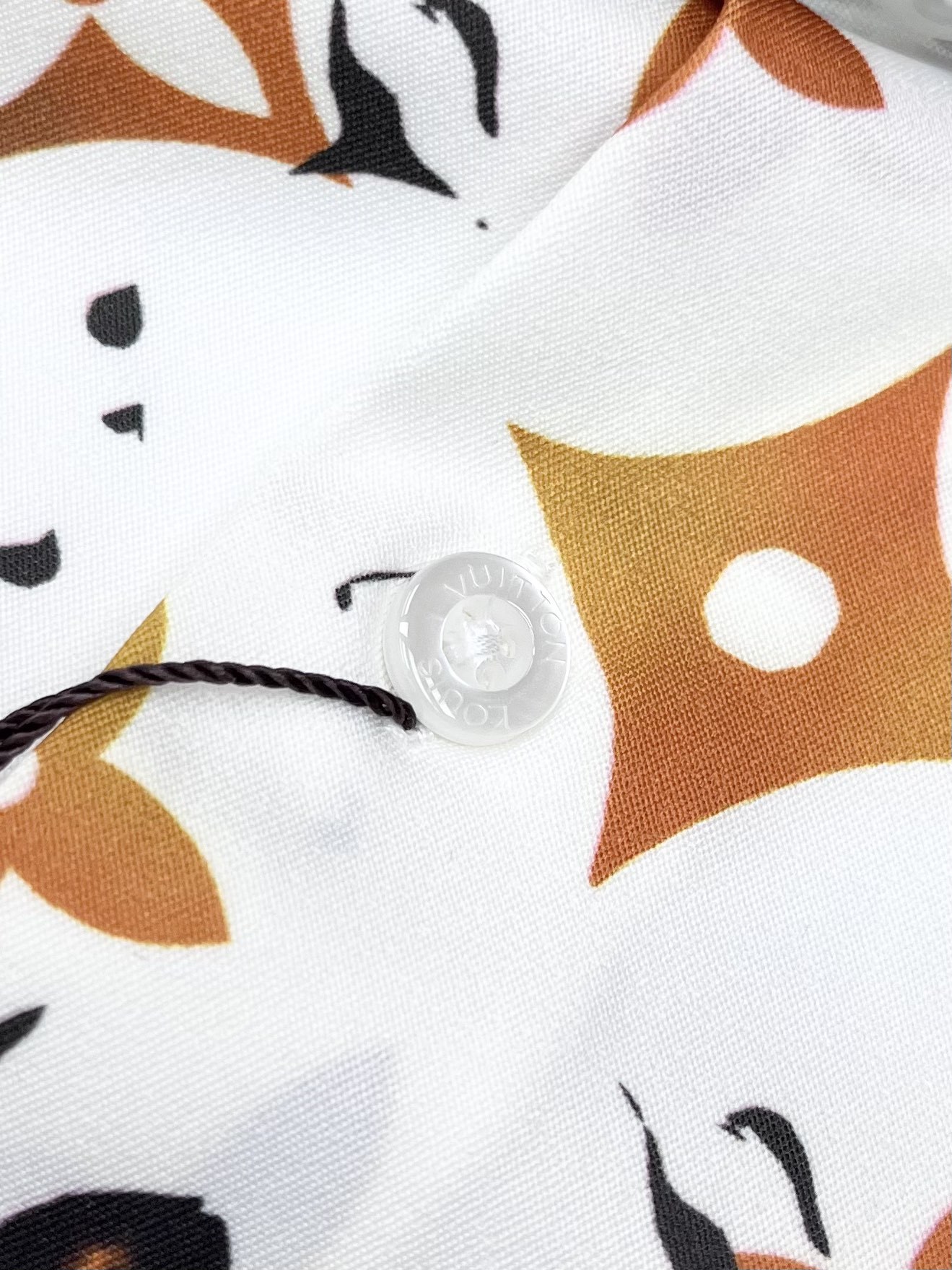 【Louis Vuitton 】（ルイヴィトン）長袖シャツ 男女兼用、ご好評に付き再入荷！