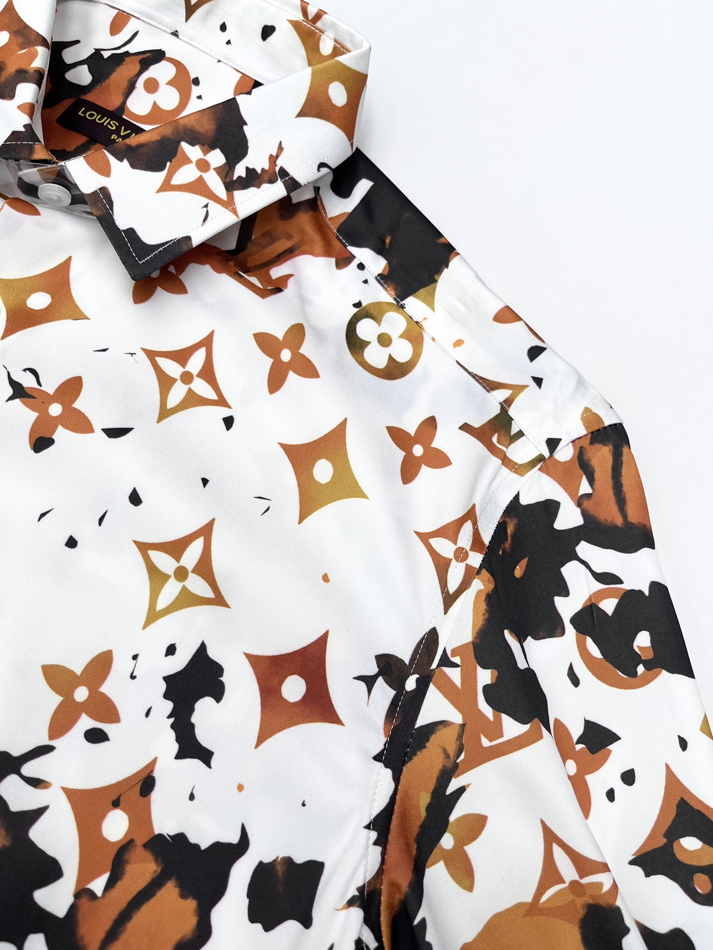 【Louis Vuitton 】（ルイヴィトン）長袖シャツ 男女兼用、ご好評に付き再入荷！