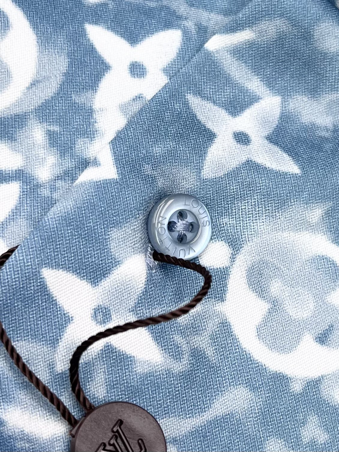 【Louis Vuitton 】（ルイヴィトン）長袖シャツ 男女兼用、ご好評に付き再入荷！