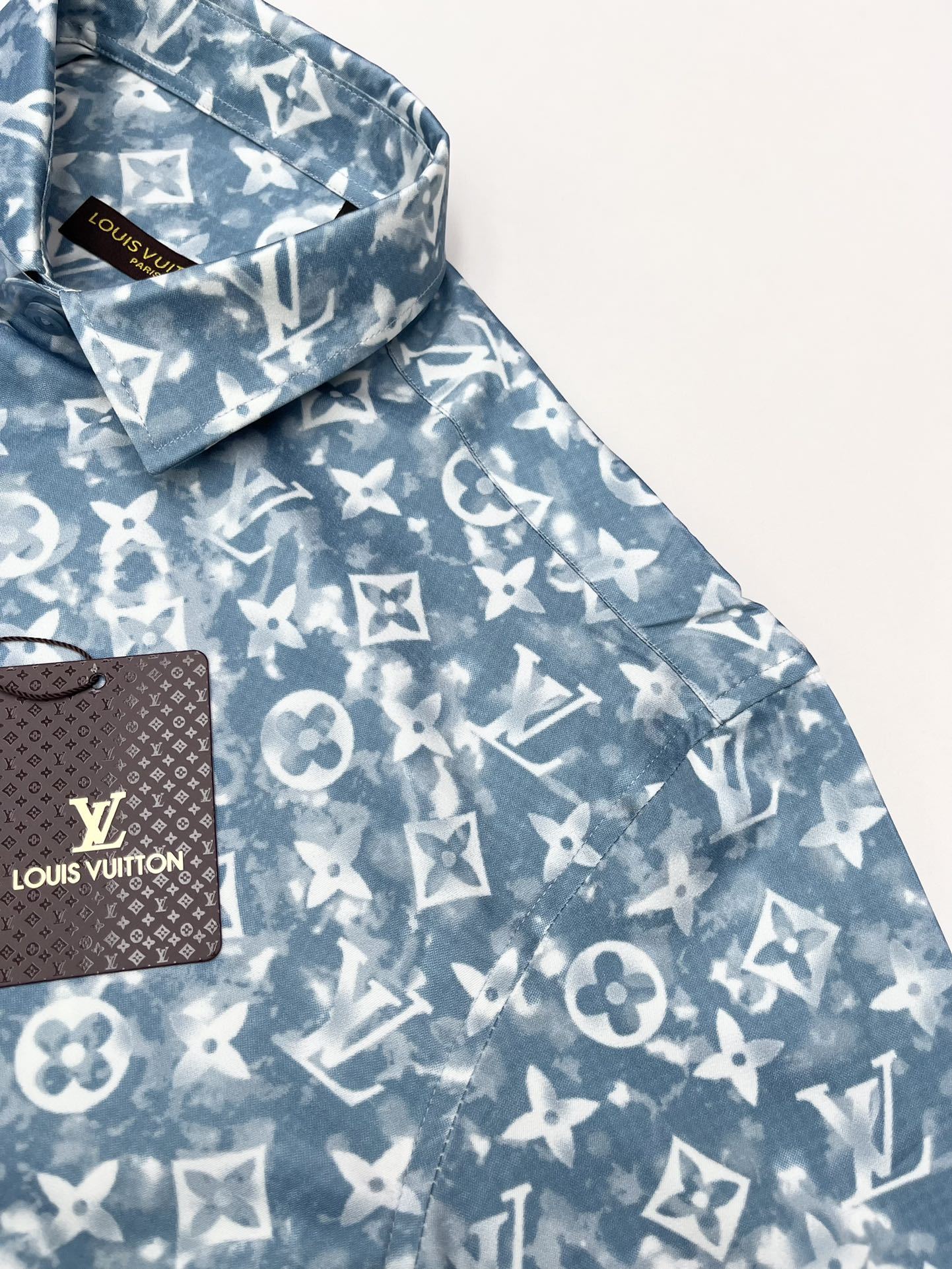 【Louis Vuitton 】（ルイヴィトン）長袖シャツ 男女兼用、ご好評に付き再入荷！
