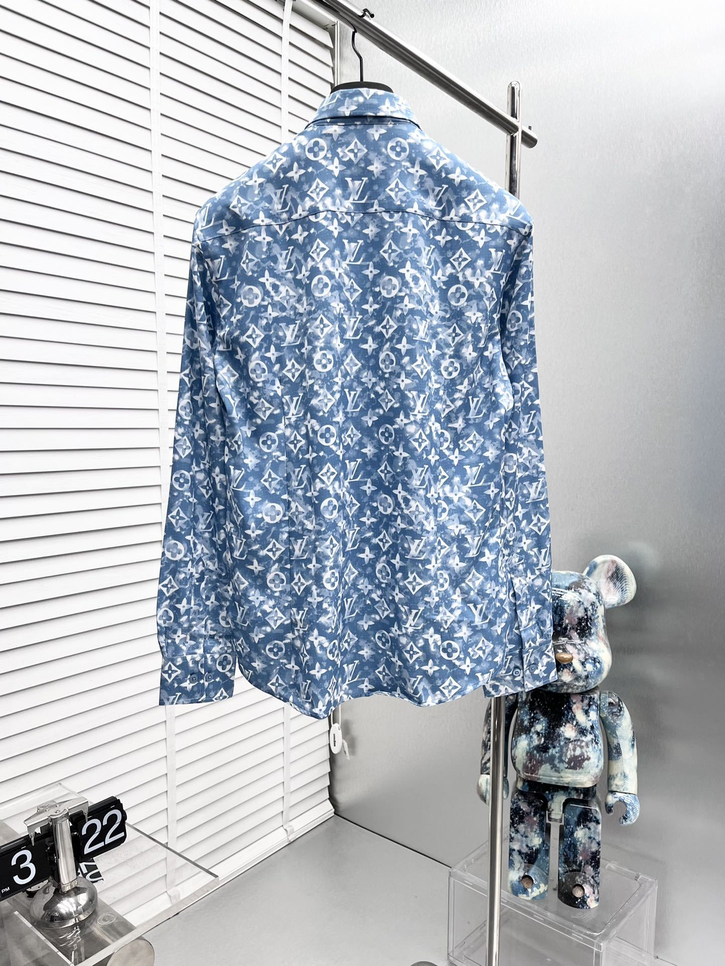 【Louis Vuitton 】（ルイヴィトン）長袖シャツ 男女兼用、ご好評に付き再入荷！