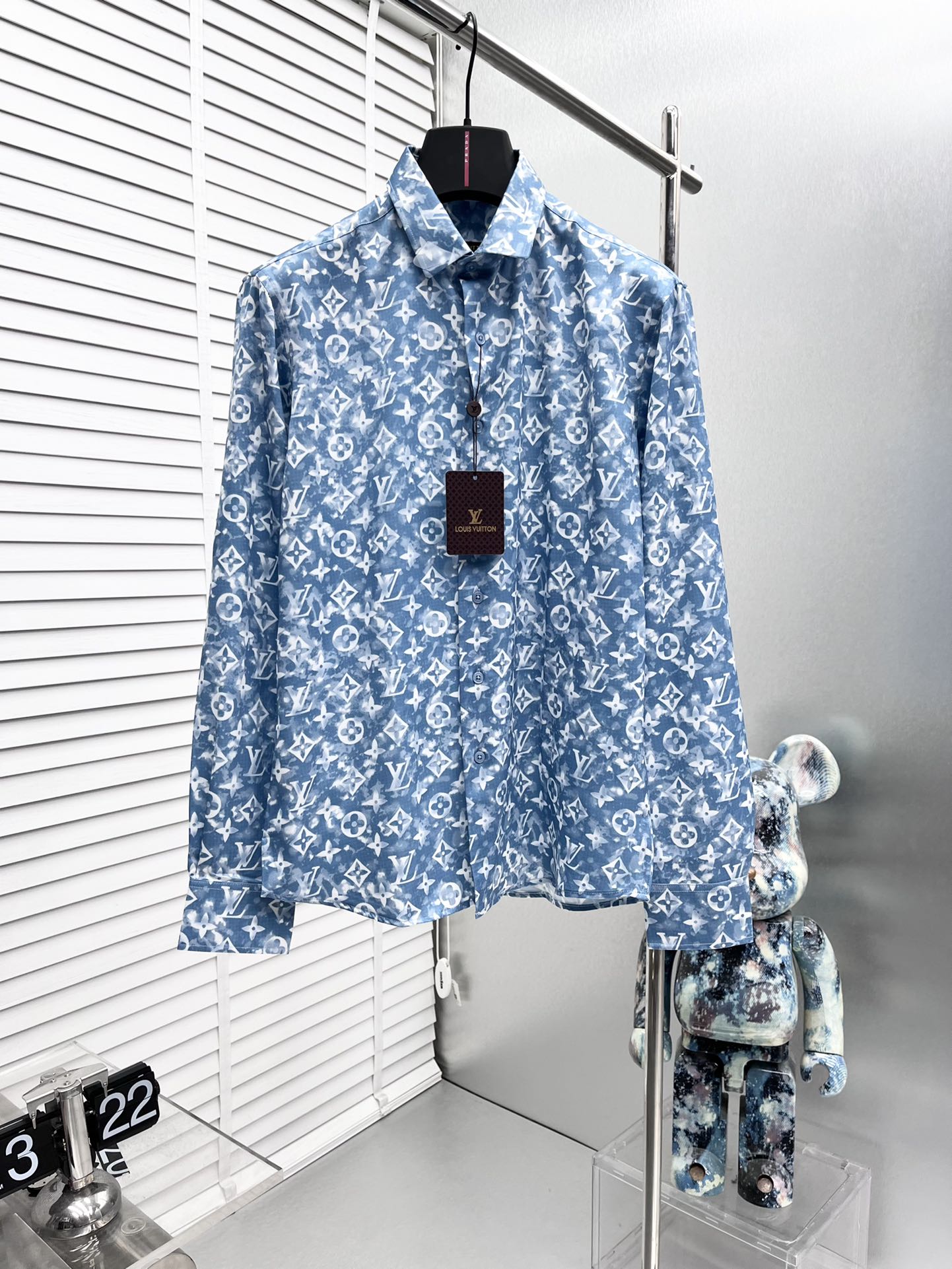 【Louis Vuitton 】（ルイヴィトン）長袖シャツ 男女兼用、ご好評に付き再入荷！