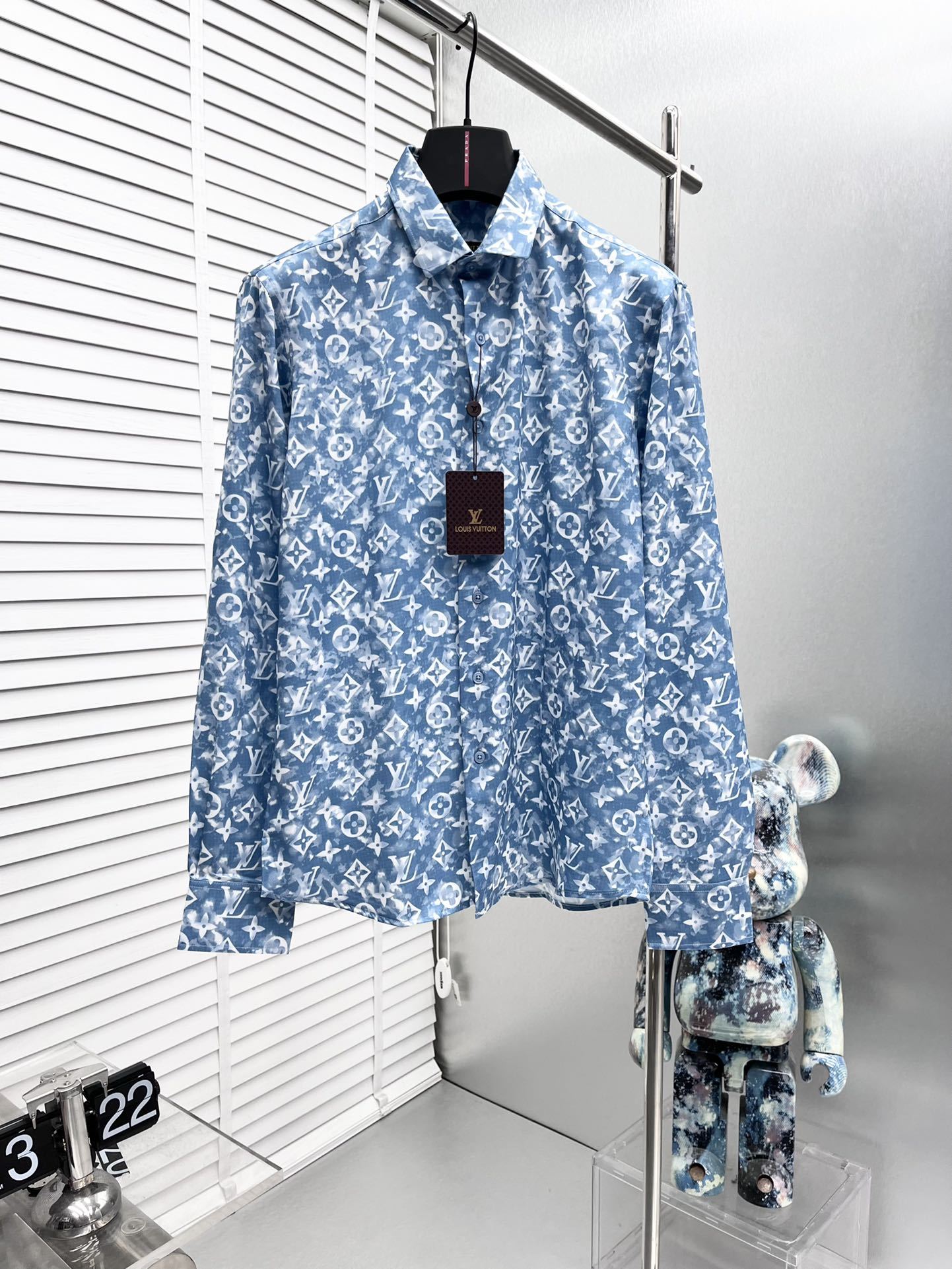 【Louis Vuitton 】（ルイヴィトン）長袖シャツ 男女兼用、ご好評に付き再入荷！