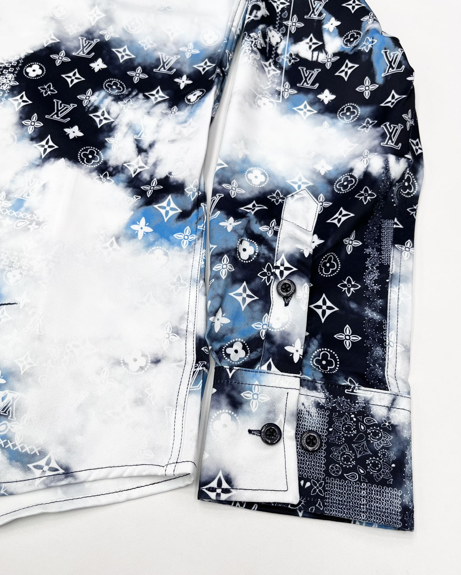 【Louis Vuitton 】（ルイヴィトン）長袖シャツ、ご好評に付き再入荷！