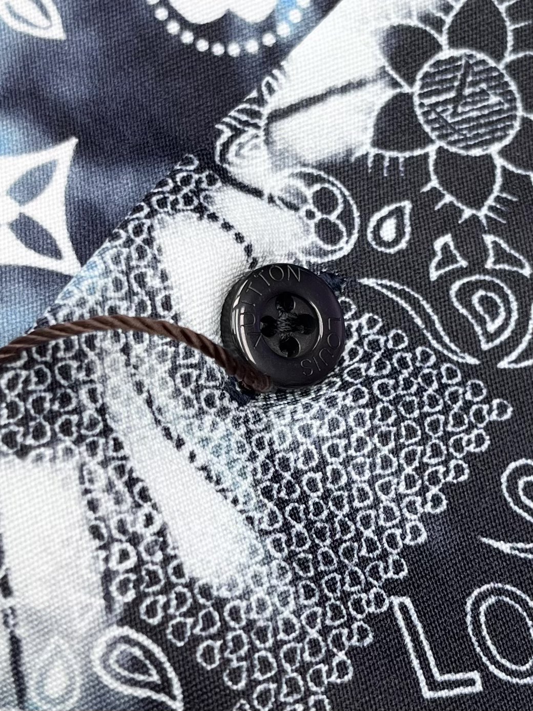 【Louis Vuitton 】（ルイヴィトン）長袖シャツ、ご好評に付き再入荷！