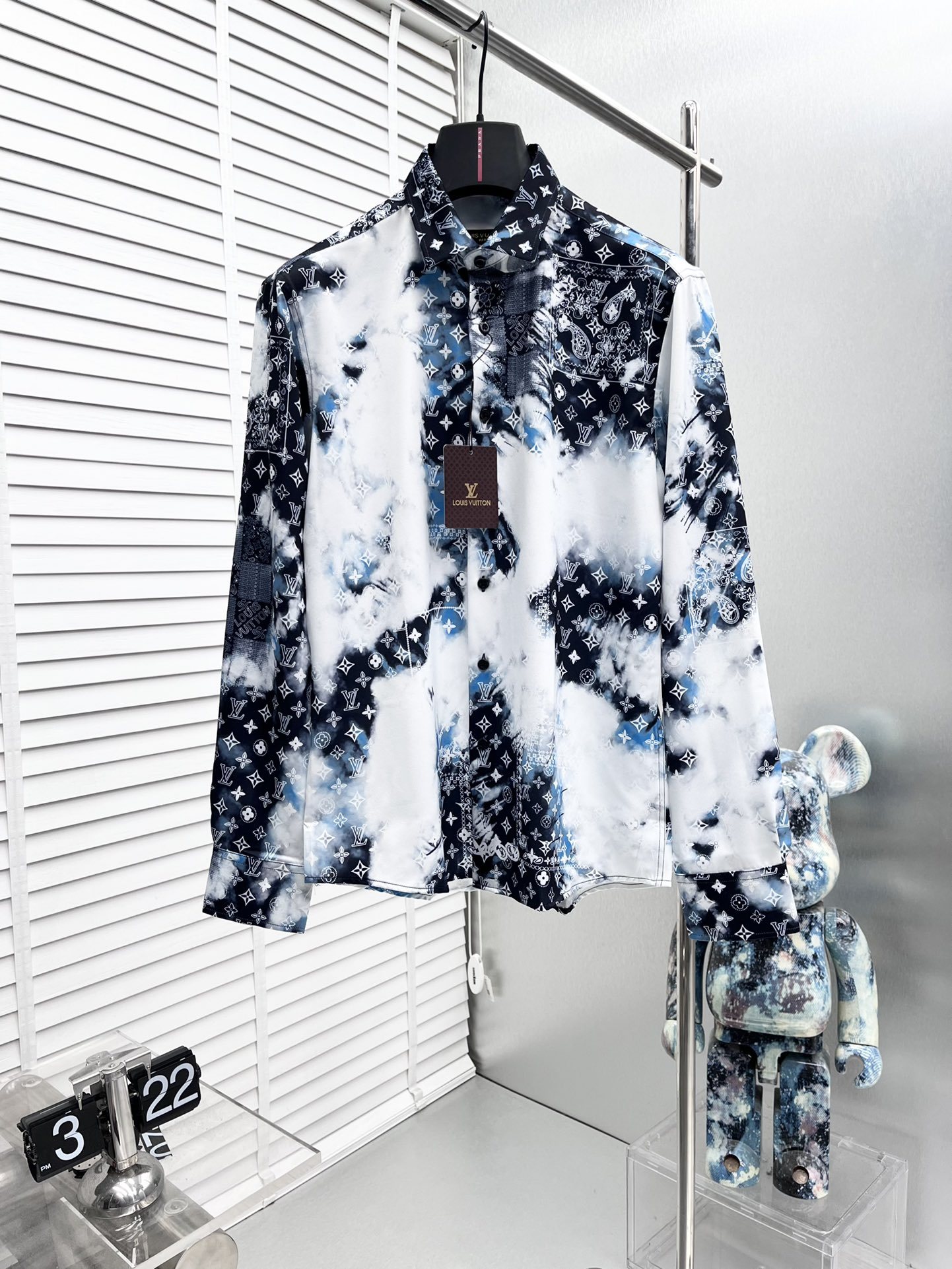 【Louis Vuitton 】（ルイヴィトン）長袖シャツ、ご好評に付き再入荷！