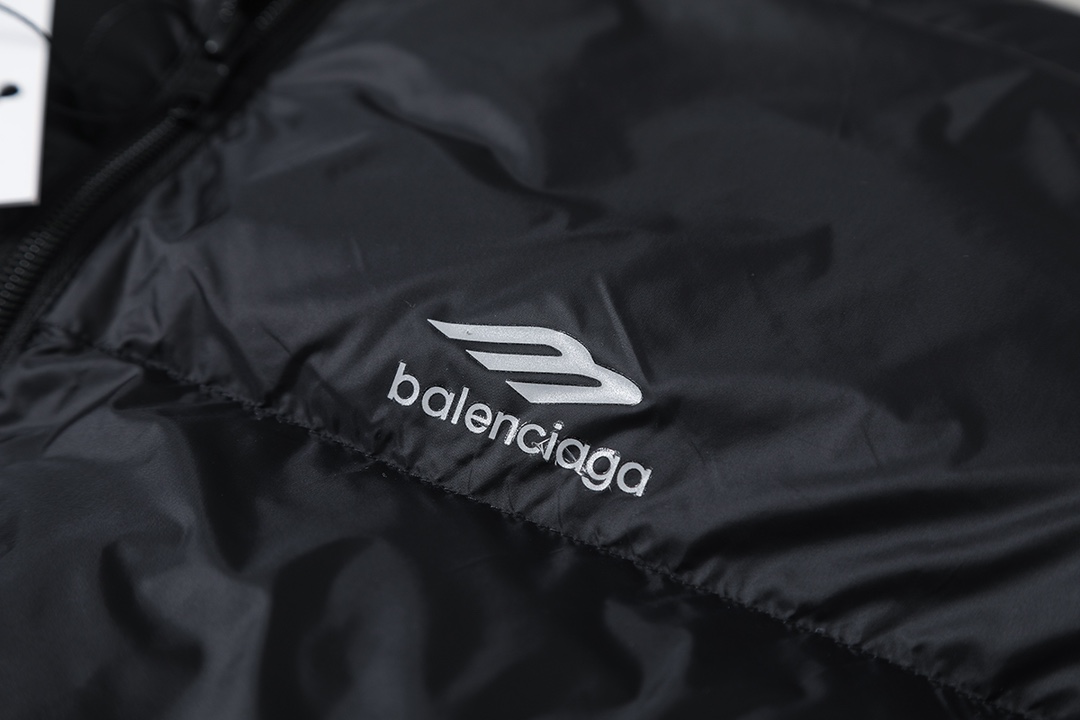 【BALENCIAGA】バレンシアガ BLCG 25FW ダウンジャケット ご好評に付き再入荷！