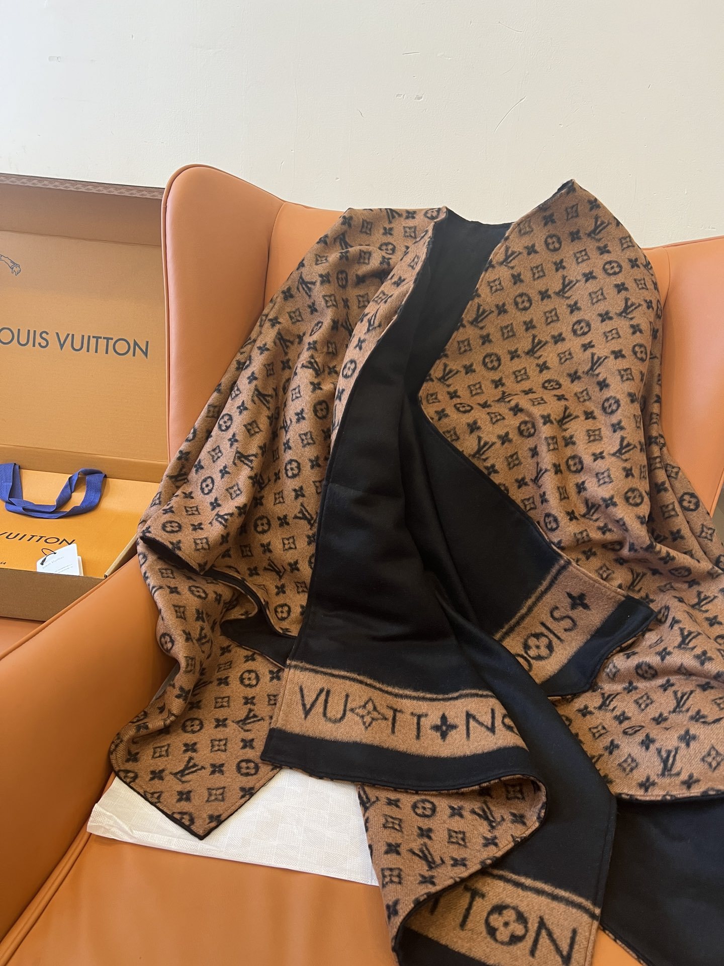 【LOUIS VUITTON旗艦店】ルイヴィトン マント ショール ご好評に付き再入荷！