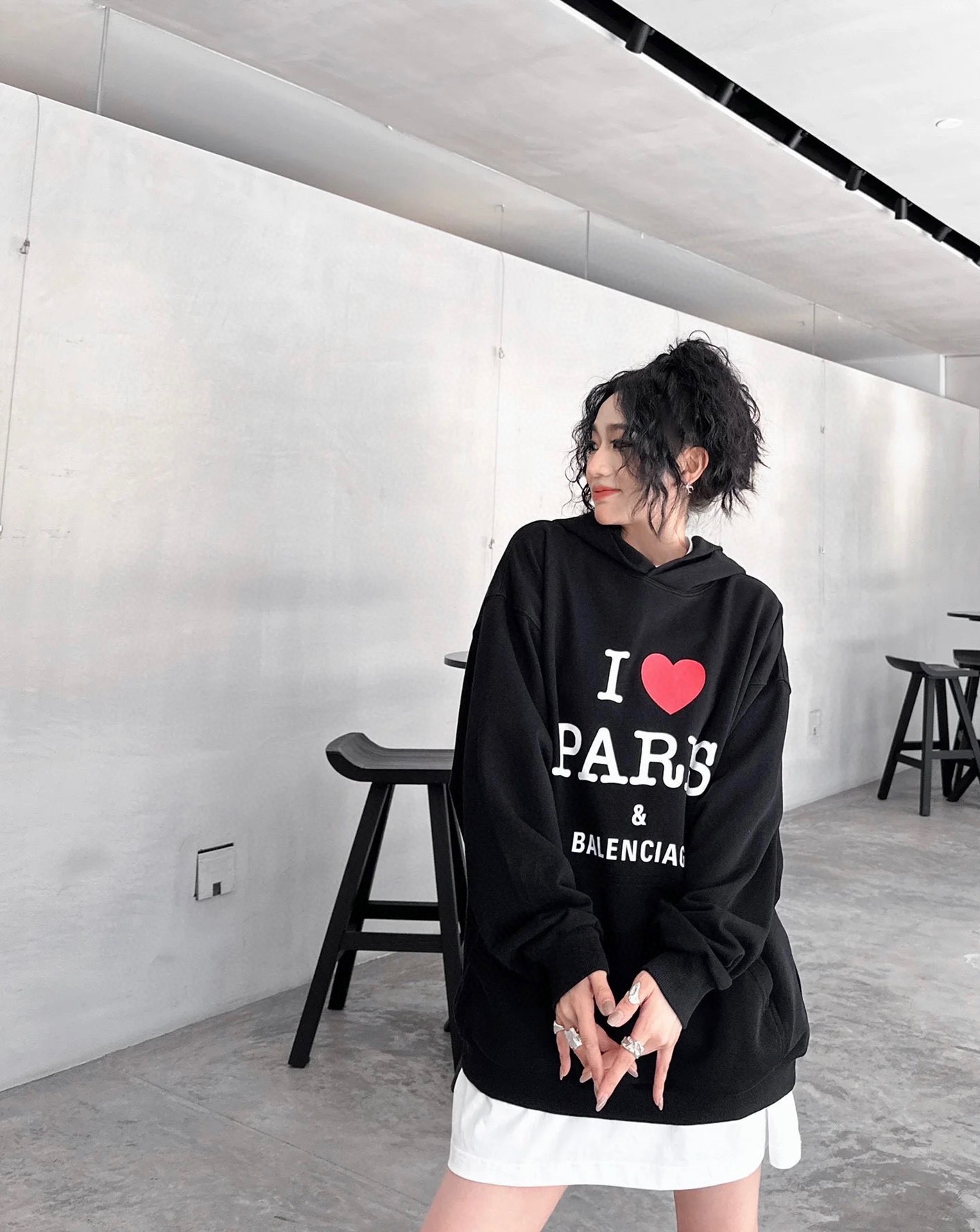 【BALENCIAGA】バレンシアガ パーカー 男女兼用 ご好評に付き再入荷！