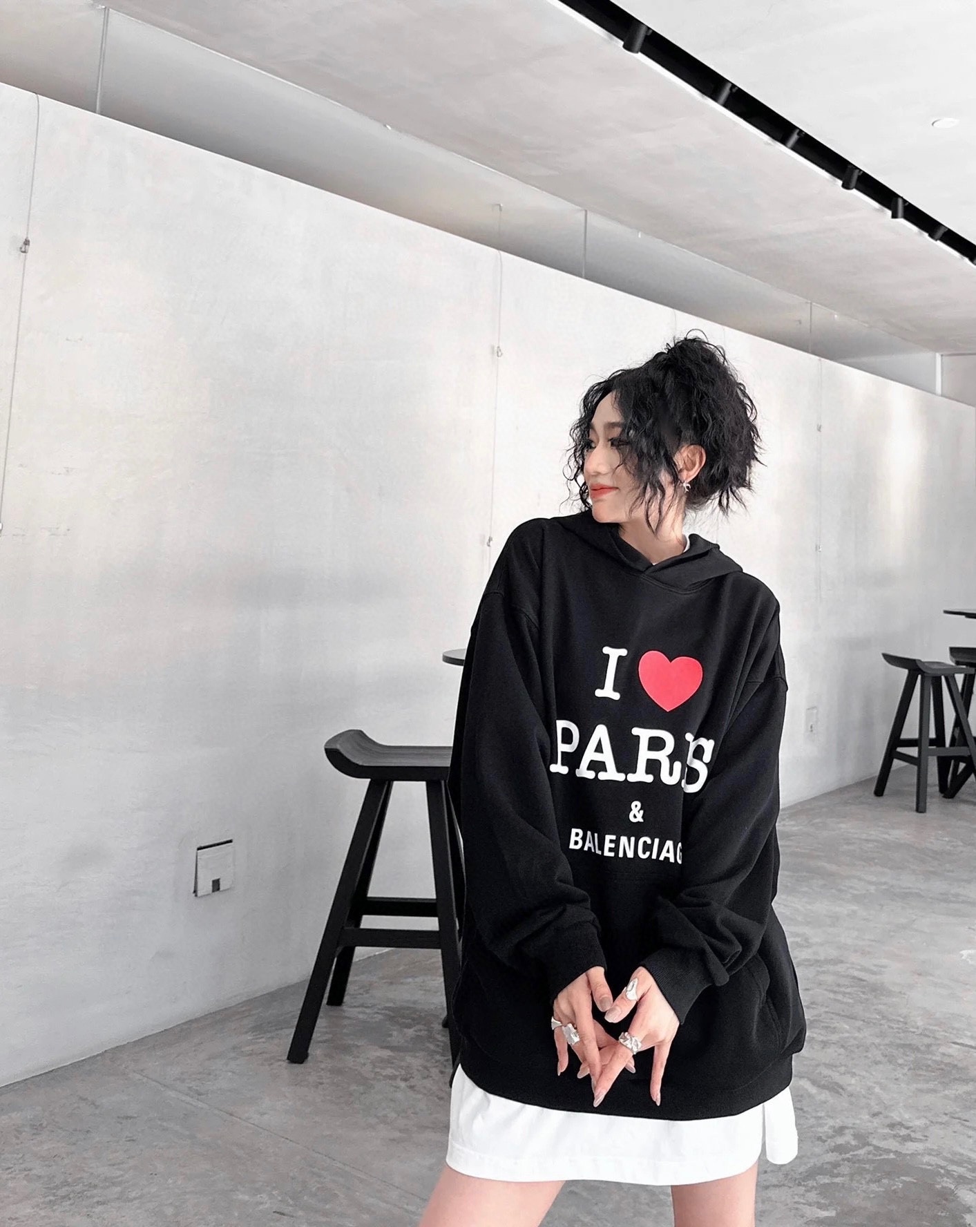 【BALENCIAGA】バレンシアガ パーカー 男女兼用 ご好評に付き再入荷！