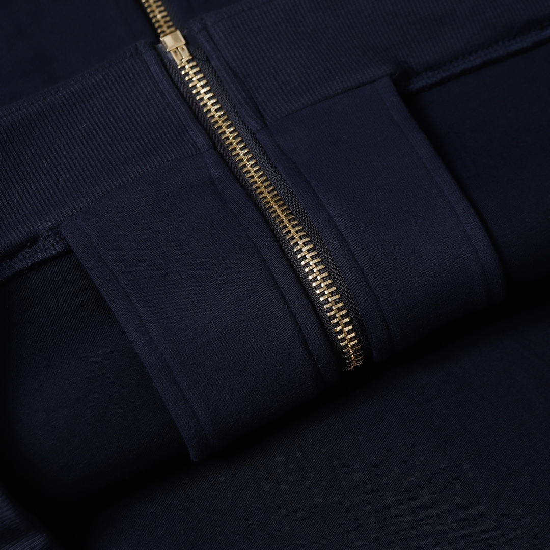 【MIU MIU旗艦店】 ジャケット ご好評に付き再入荷！