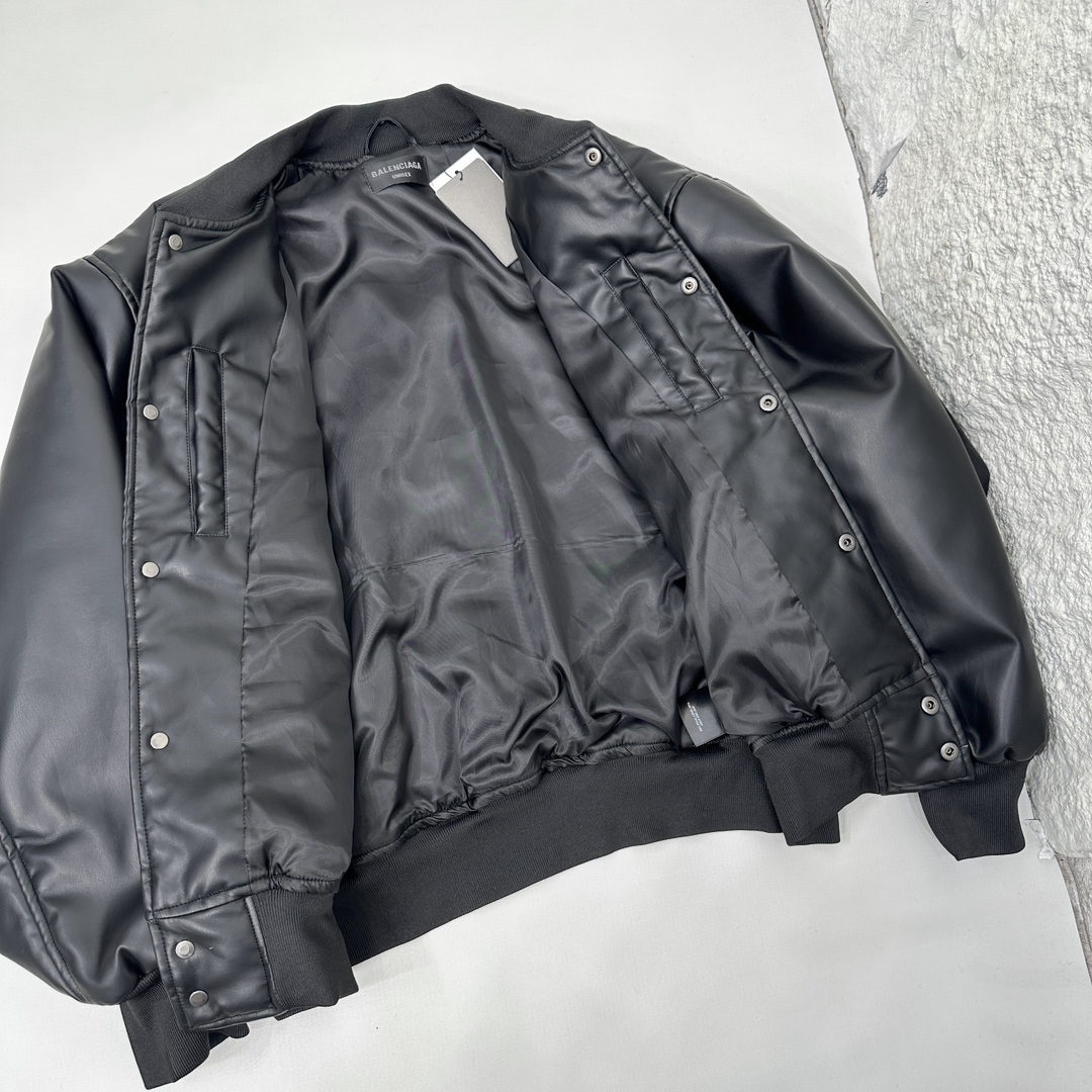 【BALENCIAGA旗艦店】バレンシアガ 革ジャケット、ご好評に付き再入荷！