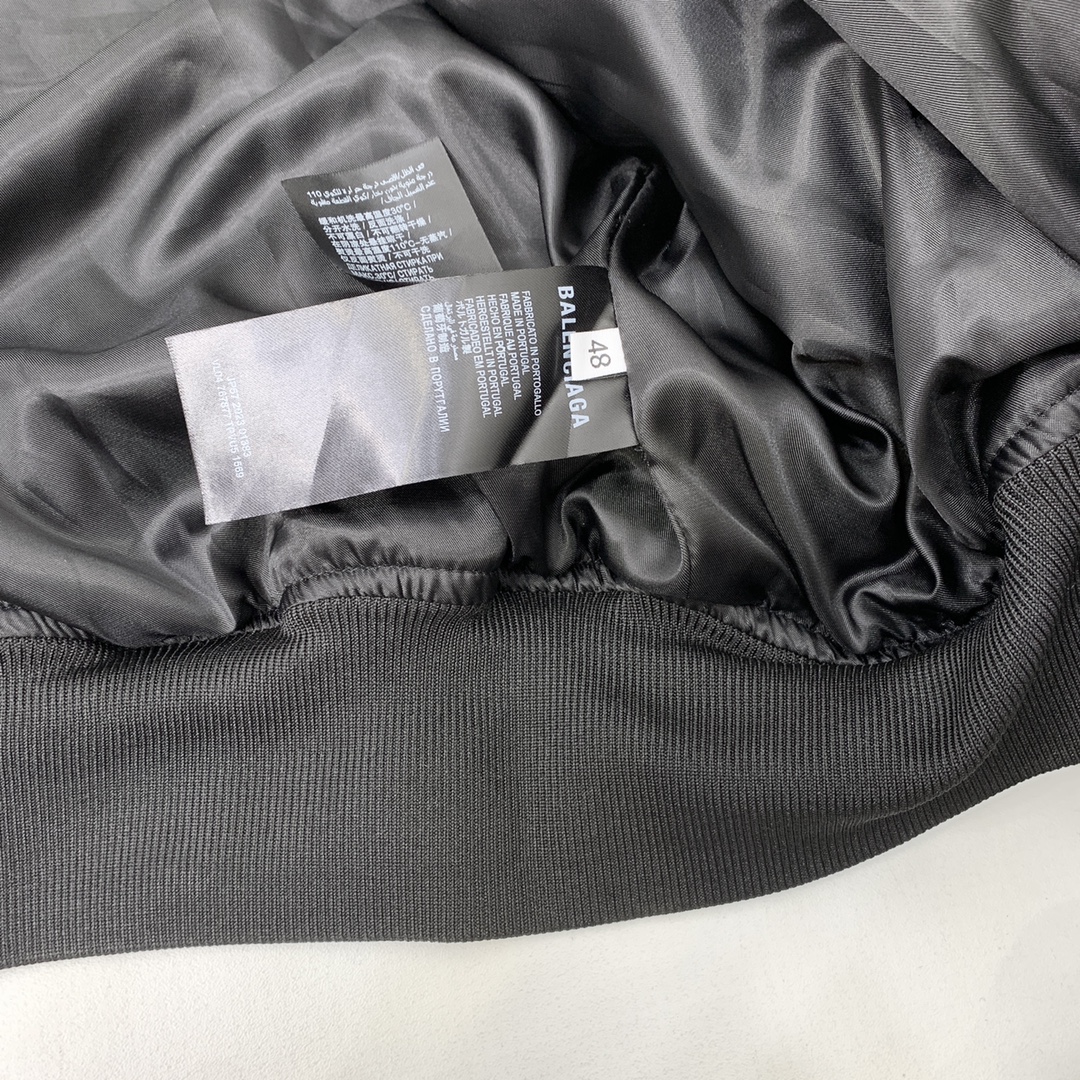 【BALENCIAGA旗艦店】バレンシアガ 革ジャケット、ご好評に付き再入荷！