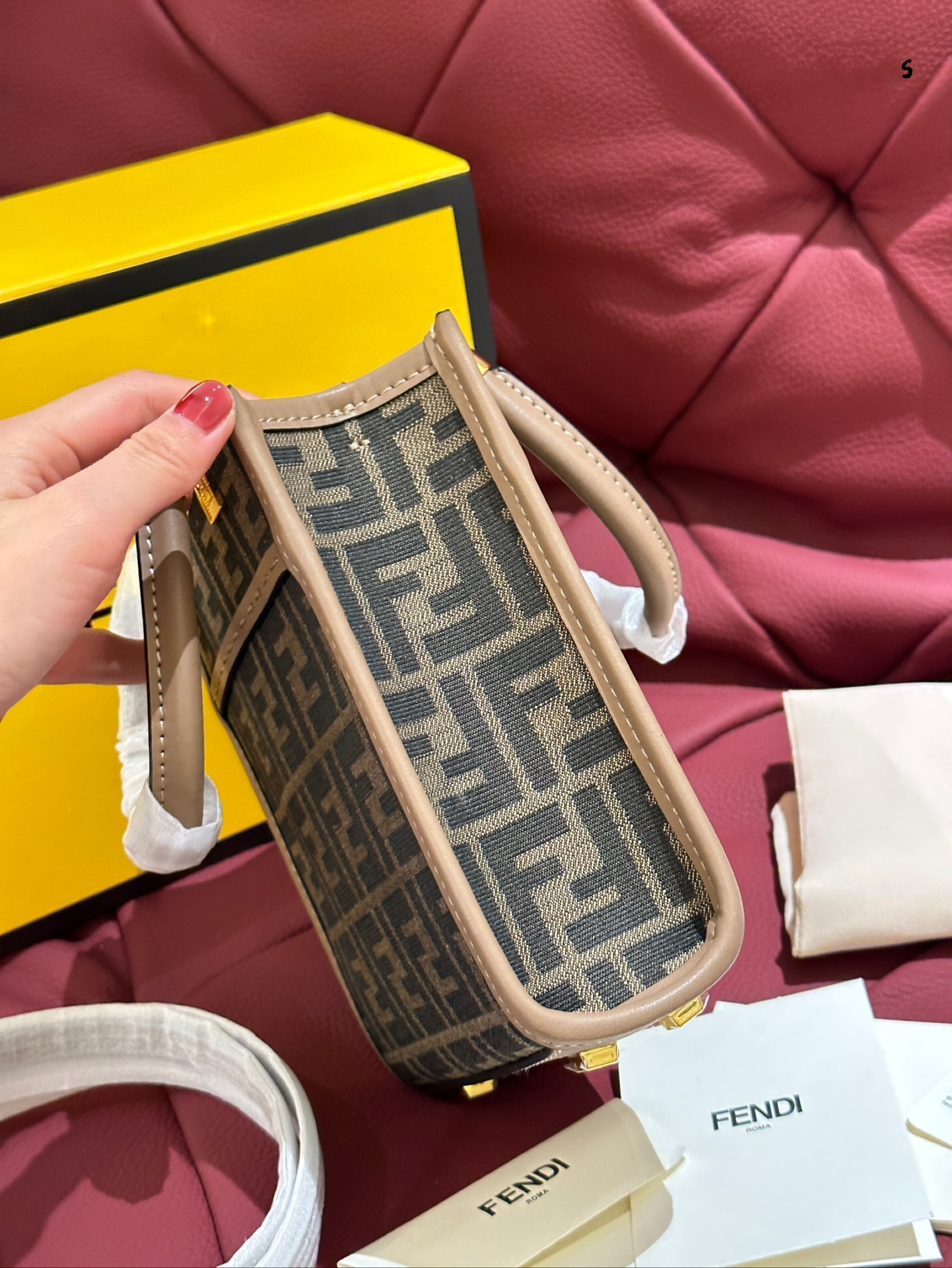 【FENDI公式旗艦店】フェンディ MINI  ハンドバッグ クロスボディバッグ