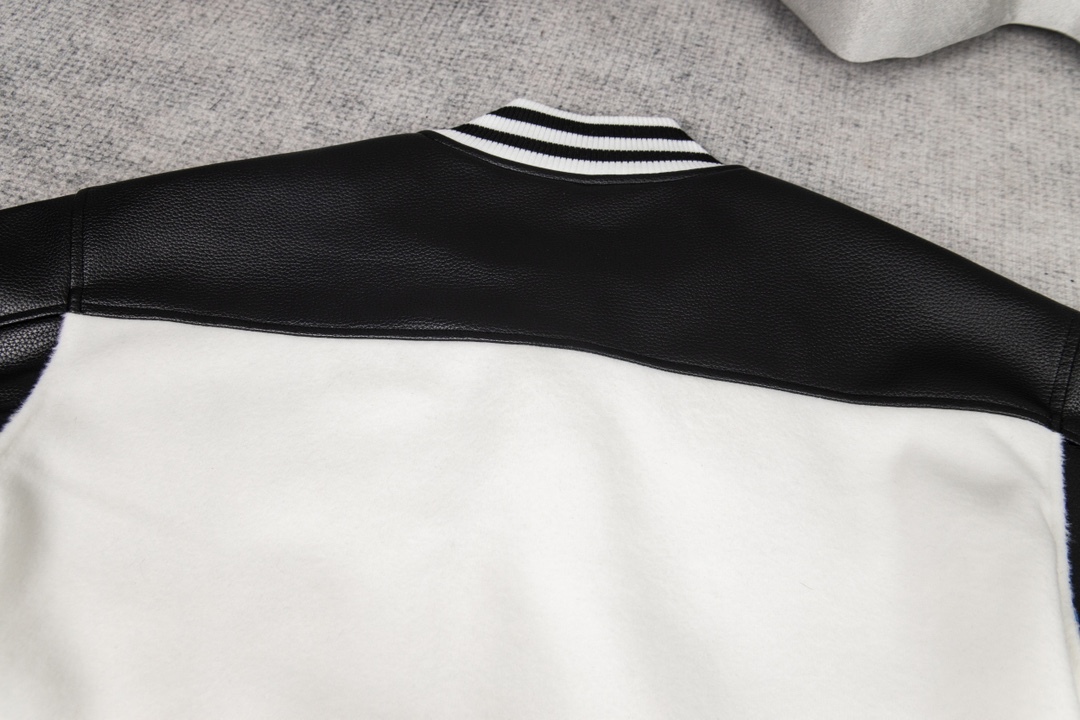 【CHROME HEARTS旗艦店】クロムハーツ ジャケット ご好評に付き再入荷！