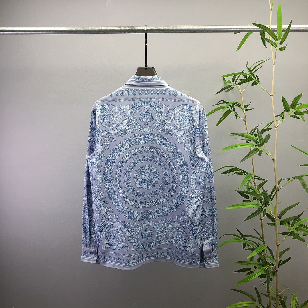 【VERSACE旗艦店】（ヴェルサーチ）長袖シャツ、ご好評に付き再入荷！